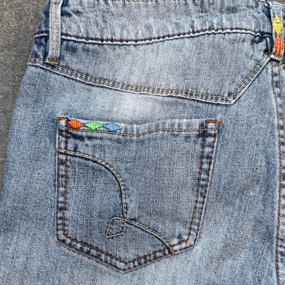 Boot Heel Trading Co- Light Blue Frayed Jean Shorts size 10 - Picture 12 of 15